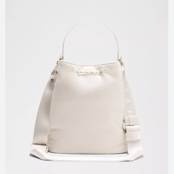 NWT Lululemon Drawstring Bucket Crossbody Bag 5L -Unopened - Picture 3 of 6